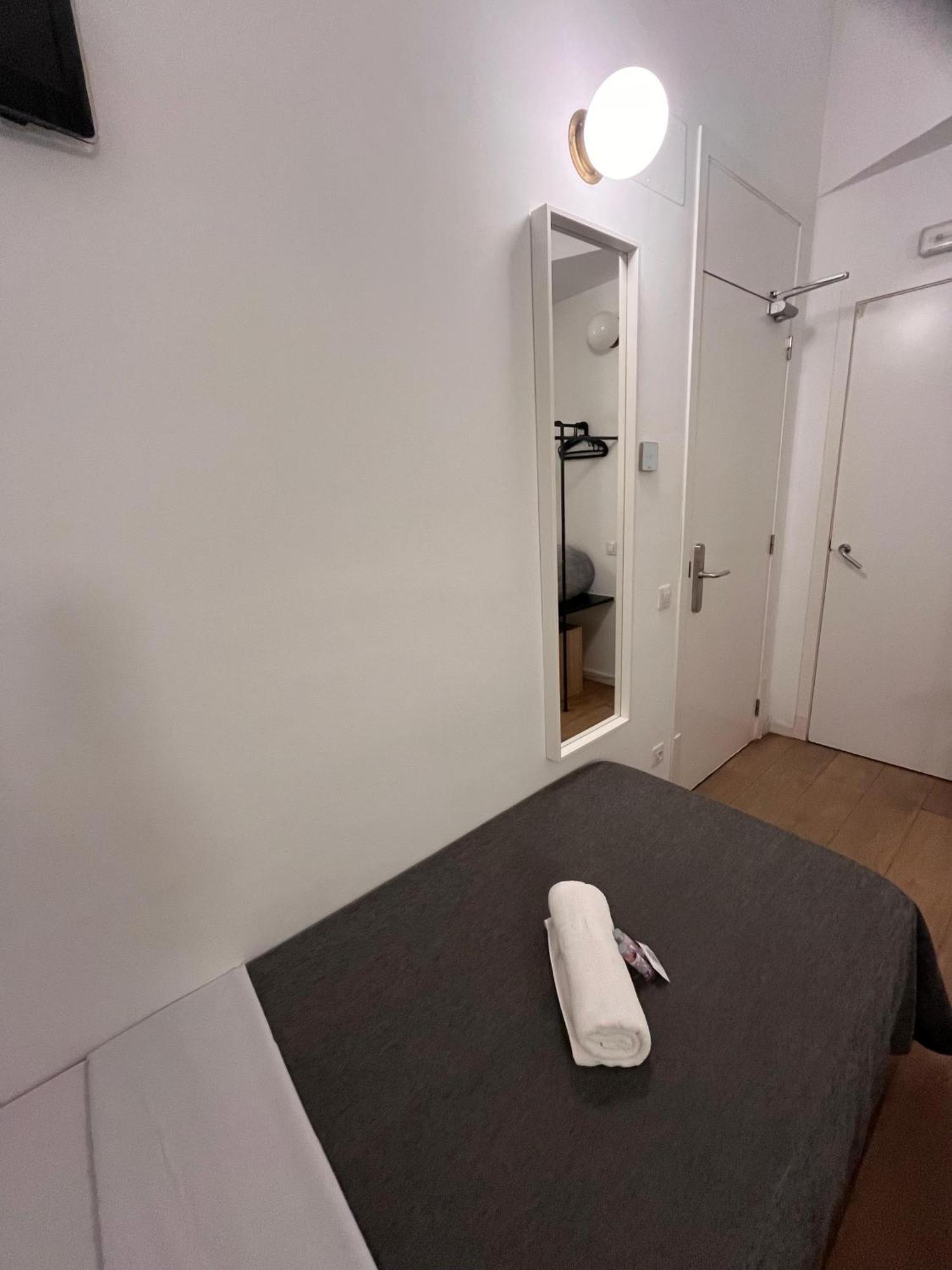Hostal Argo Barcelona Exterior photo