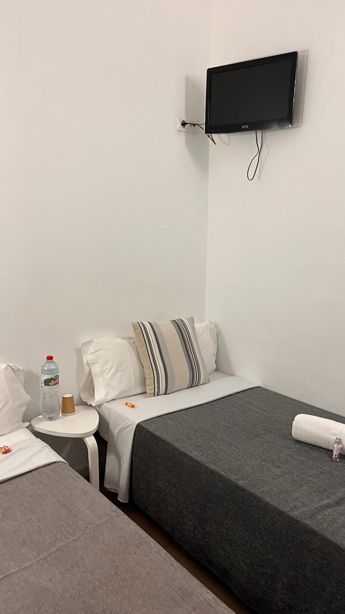 Hostal Argo Barcelona Room photo