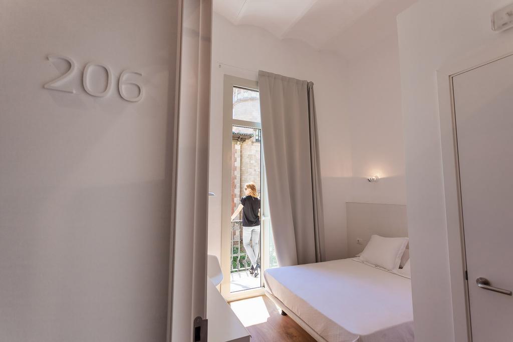 Hostal Argo Barcelona Exterior photo